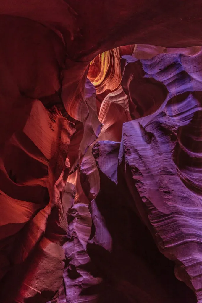 hiking in antelope canyon